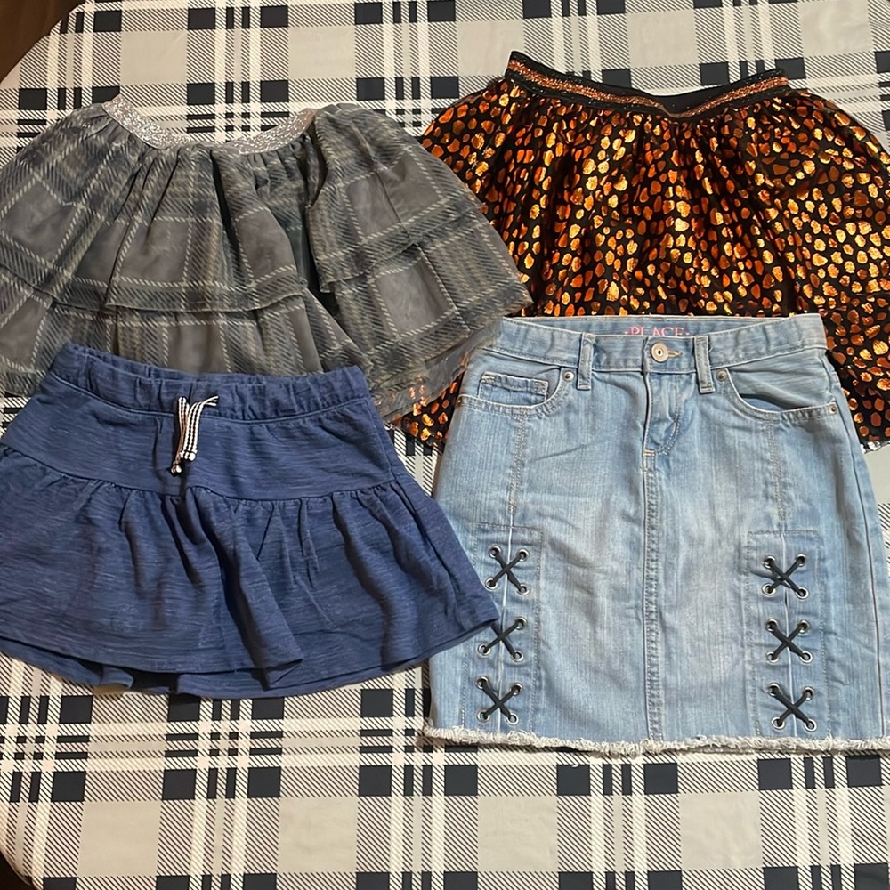 Bundle/Lot of Girls Skirts Size 6